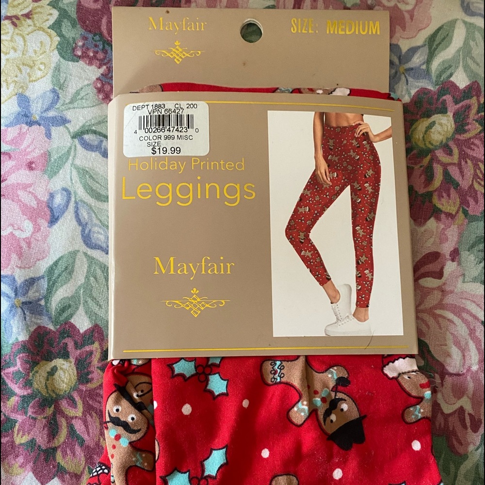 Gingerbread Holiday print leggings.